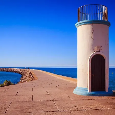 Apartment Bleu: Seaside Comfort With Modern Amenities *