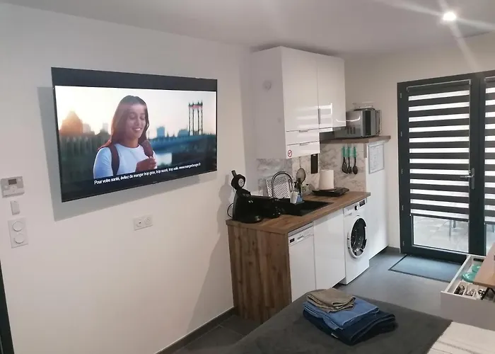 Apartamento Bleu, Neuf, Classé 3 étoiles, Clim, Wifi, Lave-linge, Lit King Size, Au Calme Et à 800m Des Plages De Valras Sérignan